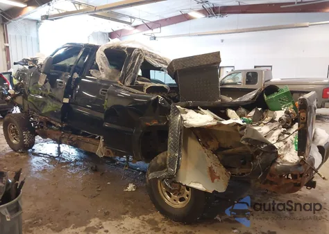 2002 Chevrolet Silverado 2500Hd Lt z USA, uszkodzony, nr VIN 1GCHK23U02F127449